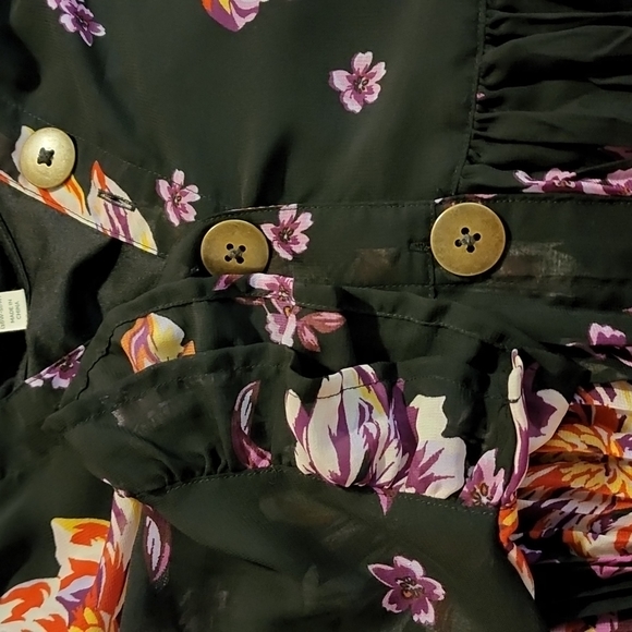 Woman's Plus Floral Terra & Sky Flowy Tunic Blouse w/ Button Detail Sz 1XL - Picture 5 of 5